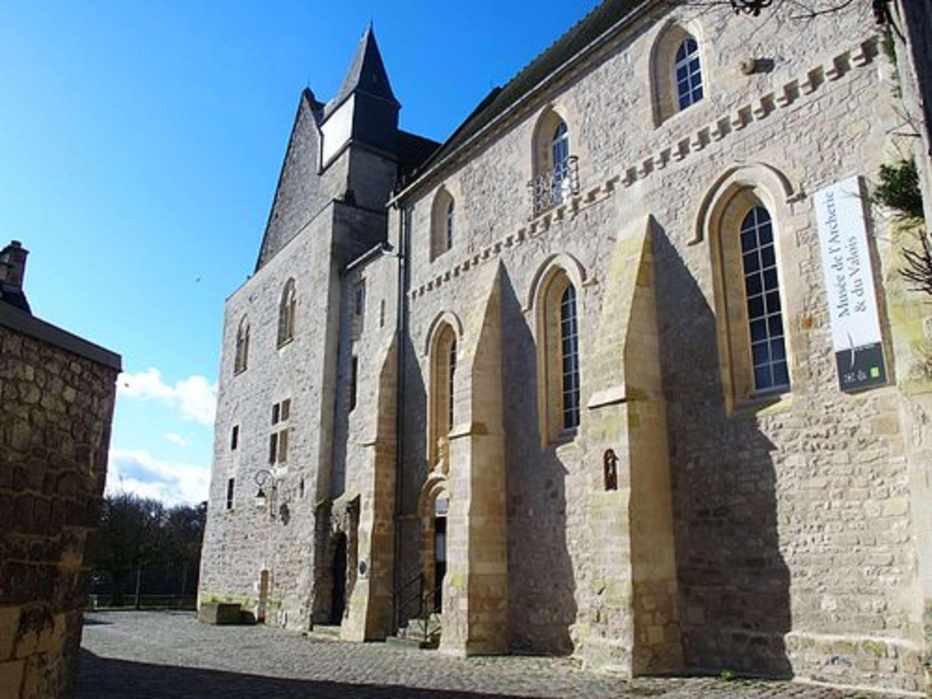 Kyriad Crepy En Valois Exterior photo