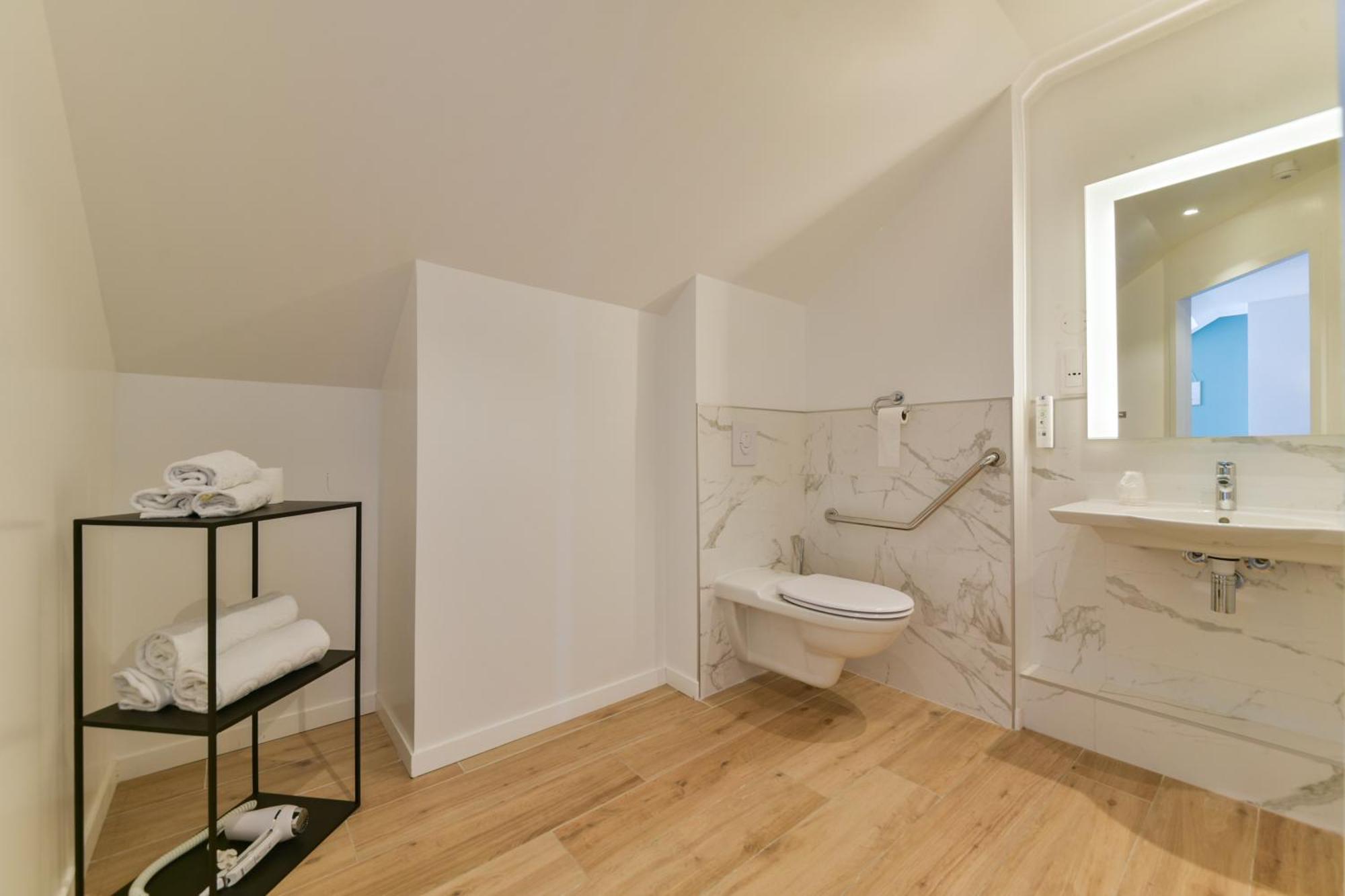 Kyriad Crepy En Valois Exterior photo